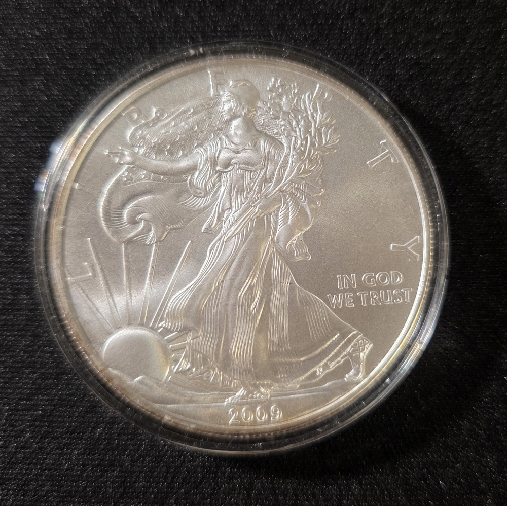 1 Troy Oz Silver Coin with Lady Liberty - Picture 3 of 4